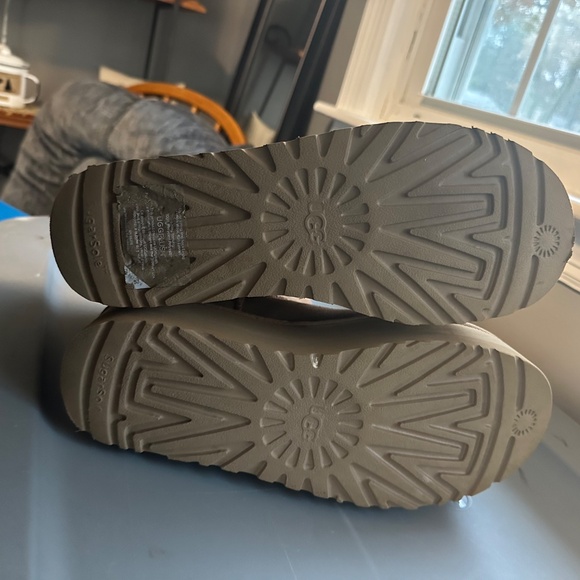 UGG Classic Mini Platform Boot Chestnut color - Picture 3 of 8